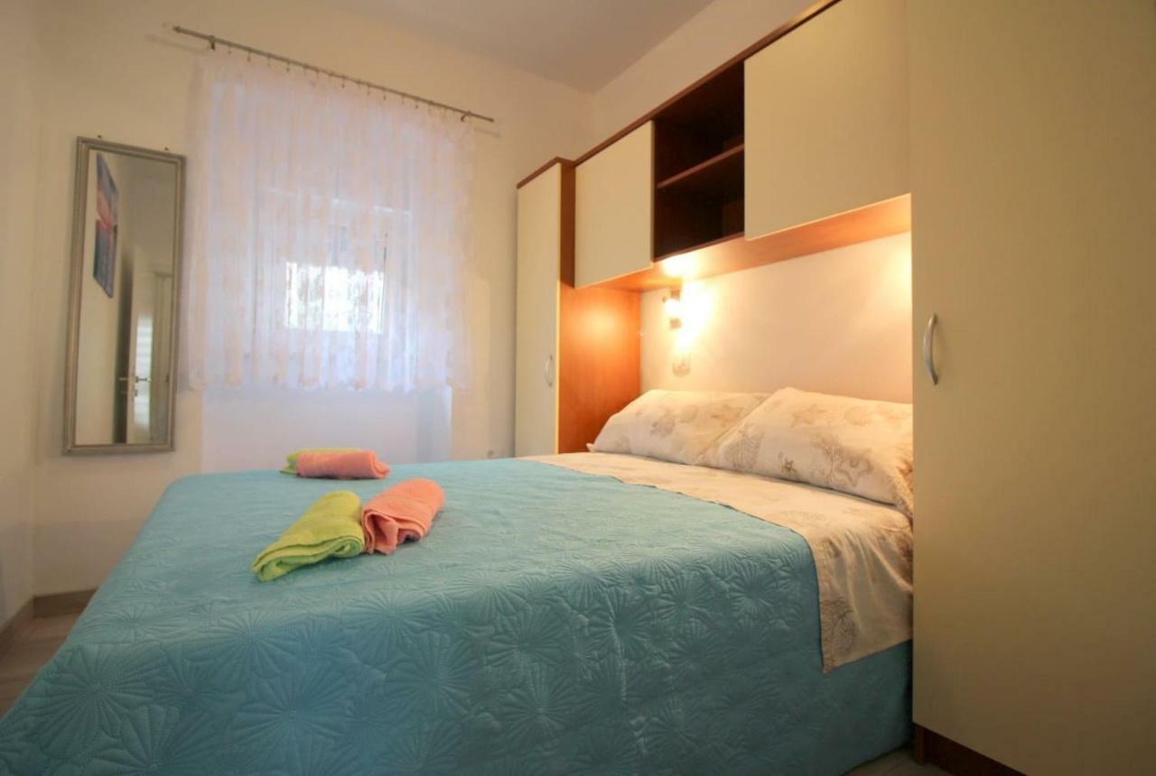 Apartment Noemi In City Center 포레치 외부 사진