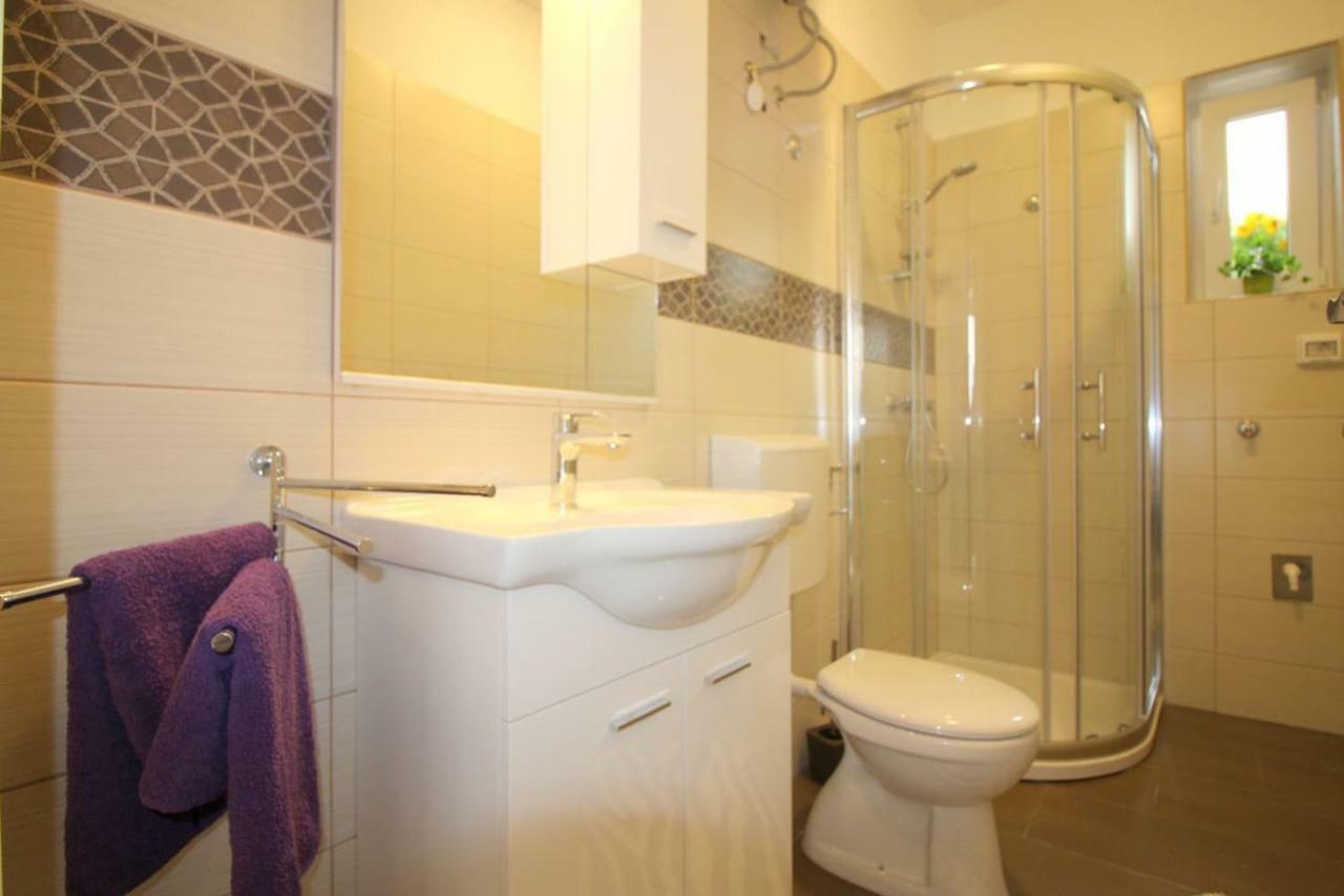 Apartment Noemi In City Center 포레치 외부 사진