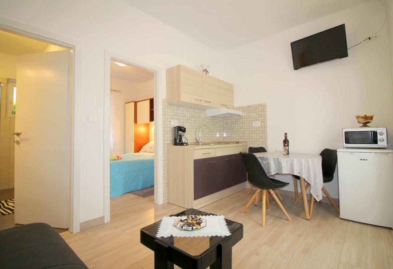 Apartment Noemi In City Center 포레치 외부 사진